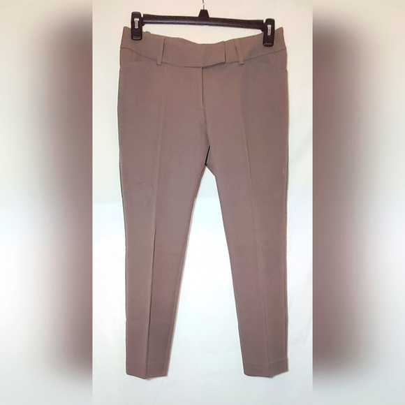 Mossimo Ladies Tan Stretch Extendable Capri Pants Size 8 - Picture 1 of 3